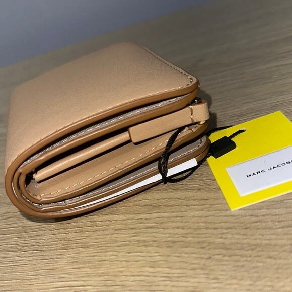 Marc Jacobs Tan Leather Wallet NWT - Picture 5 of 8